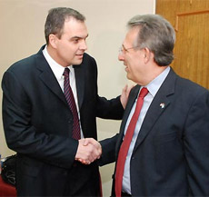 Gustavo Ick junto al embajador Anthony Wayne